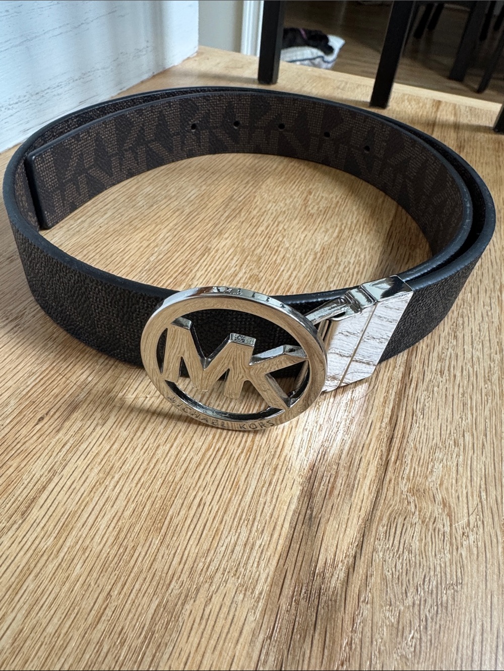 Michael Kors Women’s Black Brown twist reversible belt silver buckle 30-34”